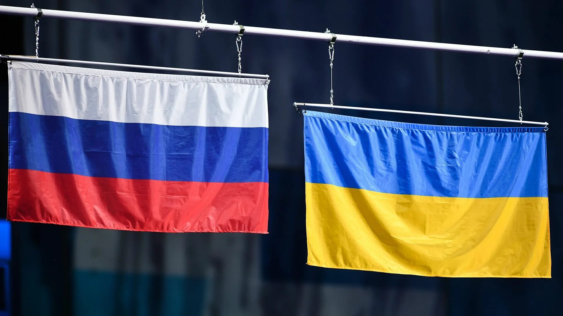 Российско украинский флаг. Флаг России и Украины. Российский и украинский флаг. Российскоукрайнский флаг. Украина – это Россия.