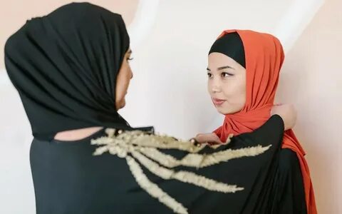 Онлайн порно: қайын енесі күйеу баласын азғырады