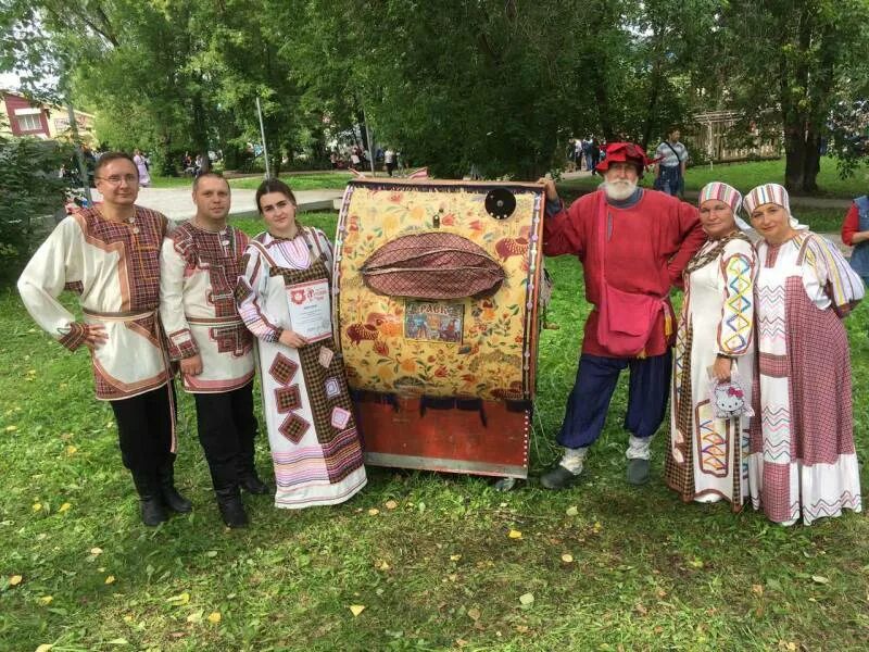 Подслушано уинское в контакте оппозиция родник. Медовый спас Уинское. Село Уинское Пермский край. Медовый спас Пермский край. Костюм на медовый спас.