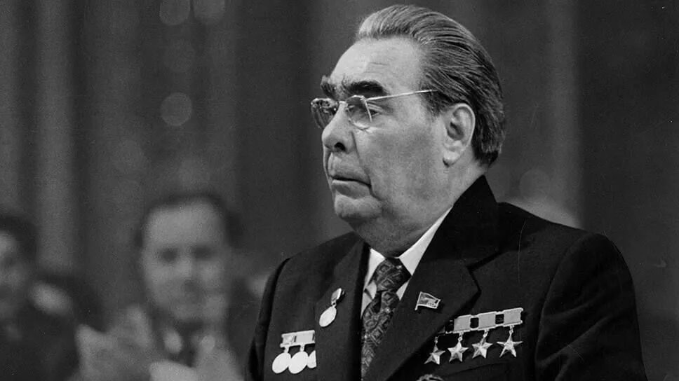 История про брежнева. Генеральный секретарь Леонид Ильич Брежнев. Леонид Брежнев 1964. Леонид Брежнев 1982. Леонид Брежнев в 1964 году.