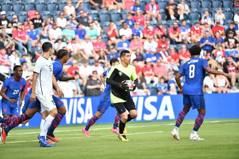 узбекистан футбол прямой эфир сейчас прямая