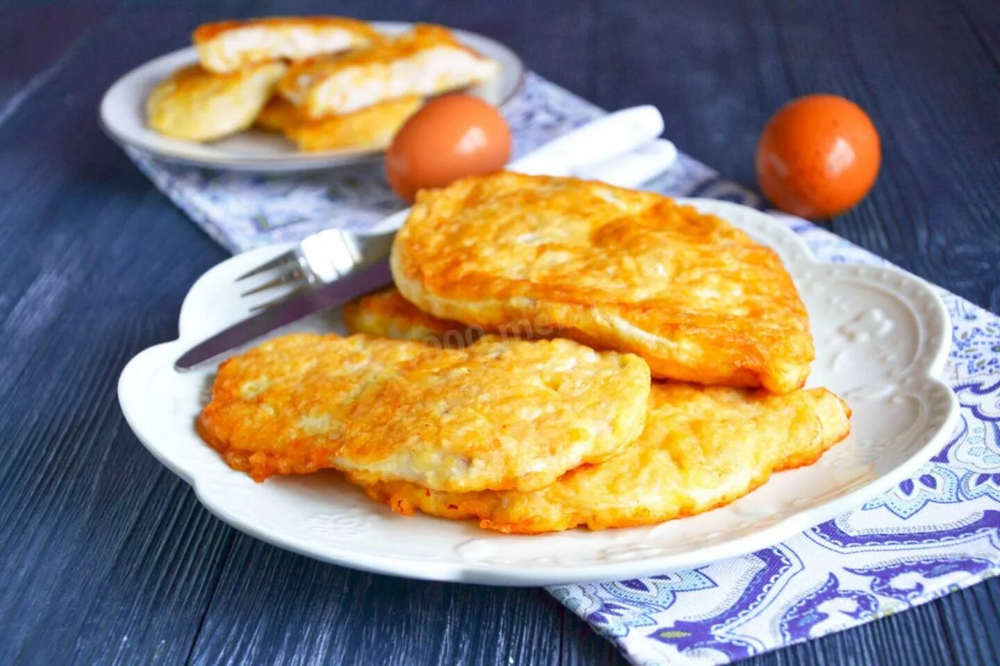 Отбивные из куриного филе с мукой. Куриные отбивные. куриные отбивные на сковороде. отбивные из куриного филе. куриные отбивные пп.