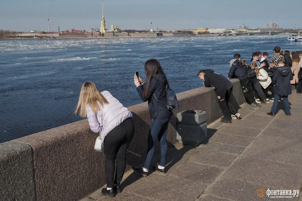 Фонтанка 17. Питер апрель 2023 фото. Питер в апреле фото. 2 Апреля Санкт-Петербург. 17 апреля спб