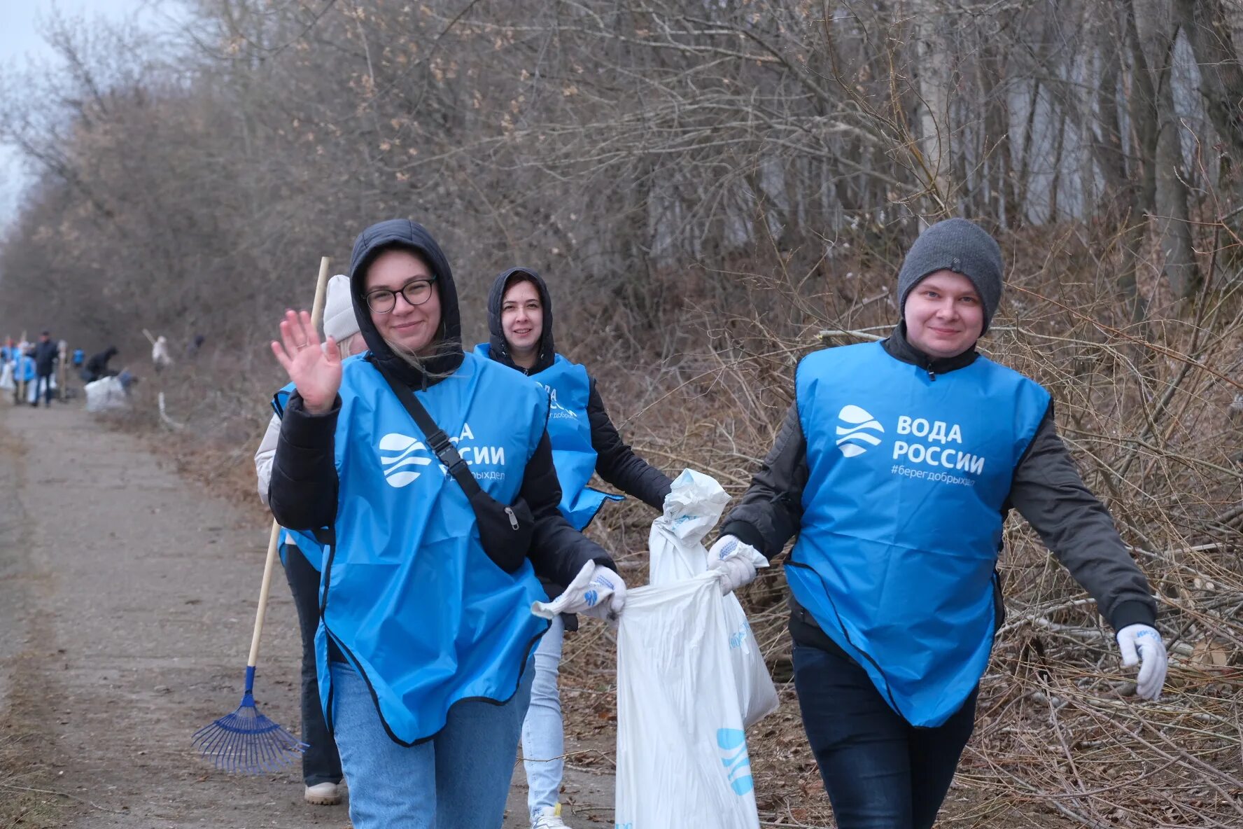 Сквер. Картинка всероссийский субботник. Жители города перми. Общегородской субботник пермь. Сквер уральских добровольцев пермь.