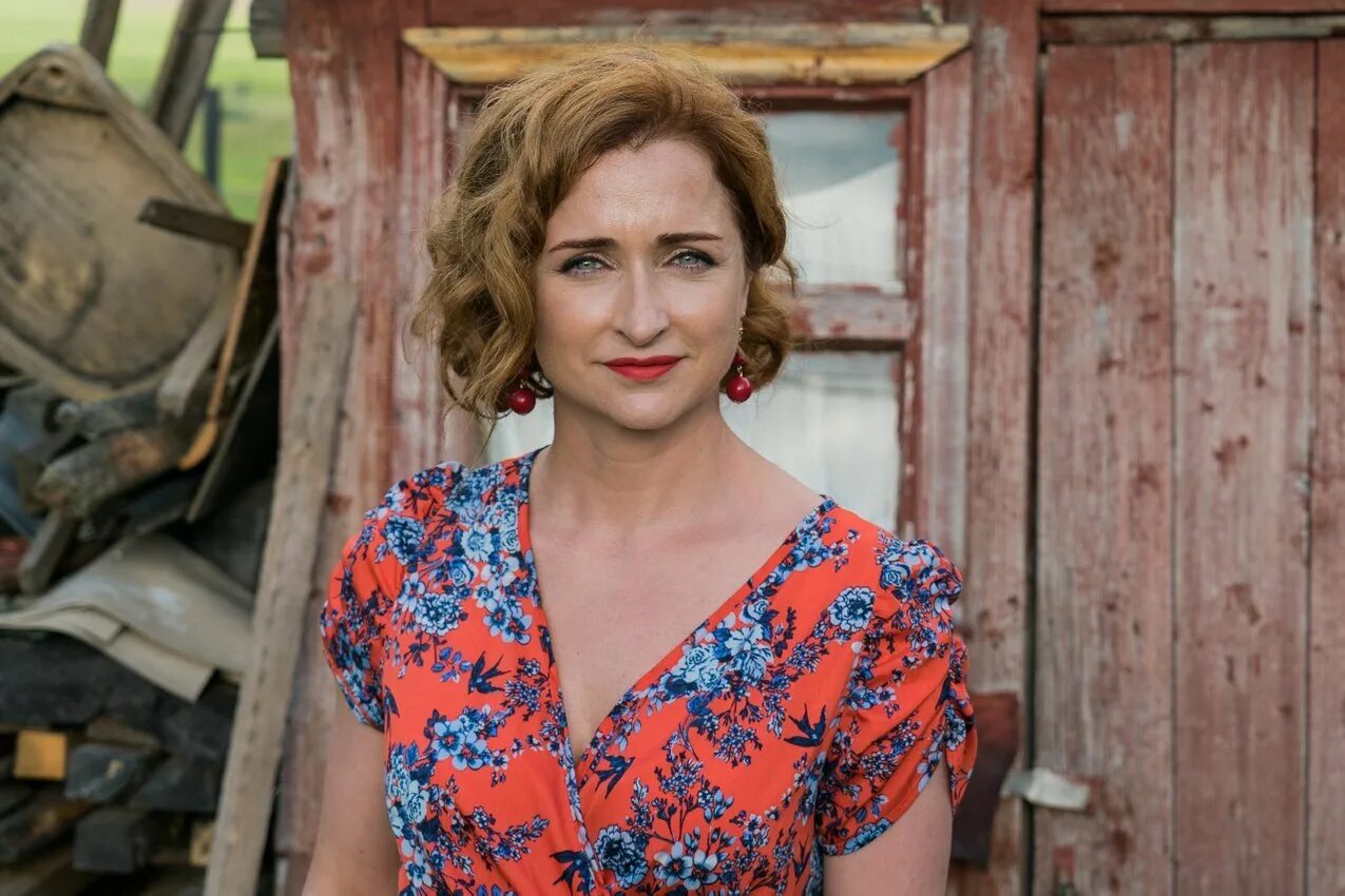 Сколько екатерине стуловой. Екатерина стулова актриса жуки. Екатерина сутулова жуки. Стул екатерина. Сколько екатерине стуловой.