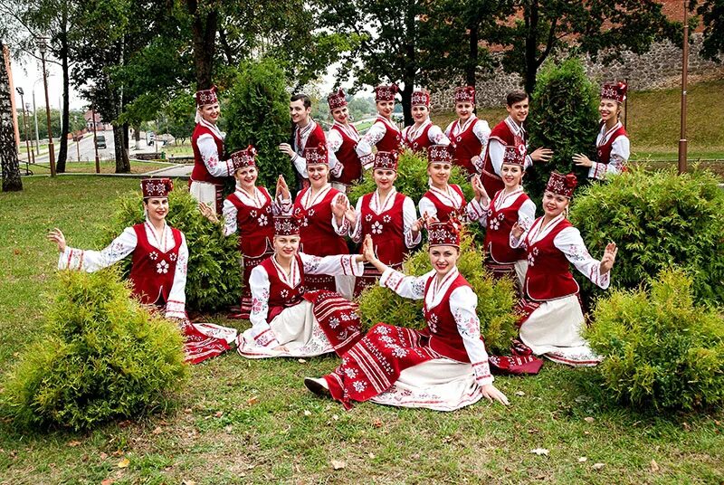 Песня день беларусь. 2 апреля день единения народов. Беларусь минус. Белорусский национальный танец. Песня день беларусь.