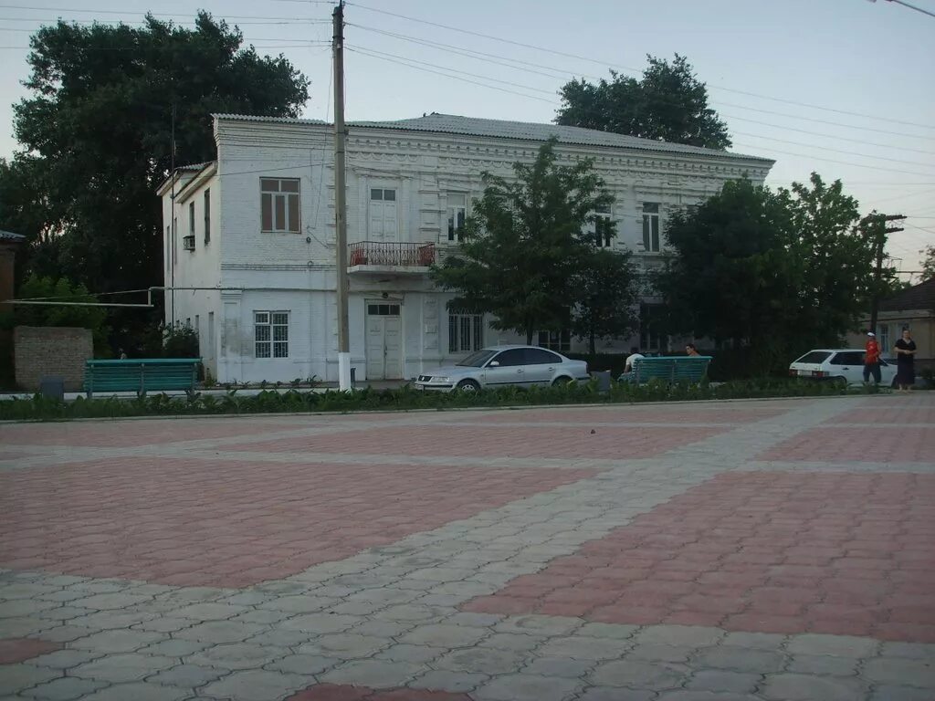 Холм славы хасавюрт. Площадь хасавюрта. Город хасавюрт республика дагестан. Хасавюрт дагестан достопримечательности. Парк героев хасавюрт.