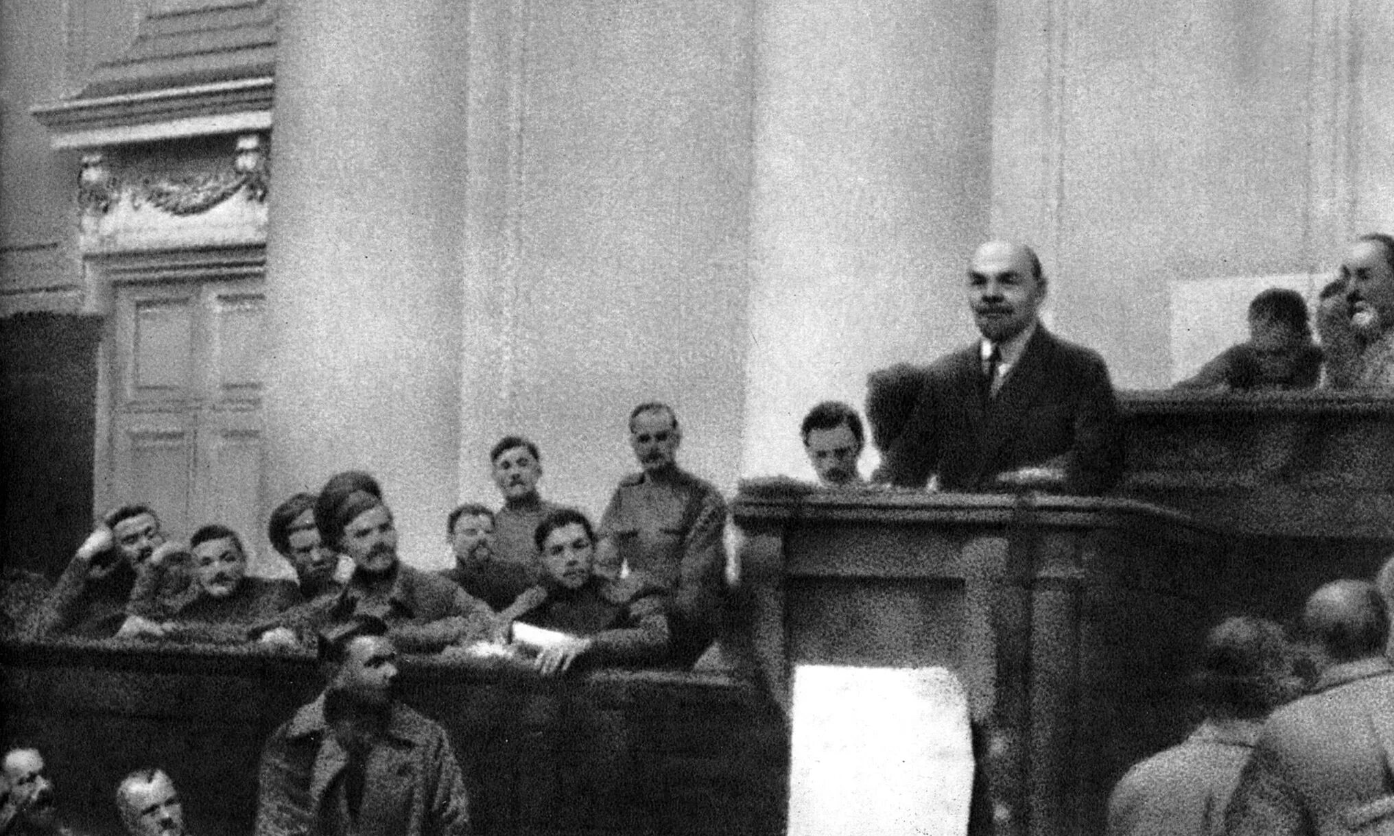 Первая речь ленина. Первая речь ленина. Делегаты 3 конгресса коминтерна 1921. Первая речь ленина. Ленин конгресс коминтерна 1920.