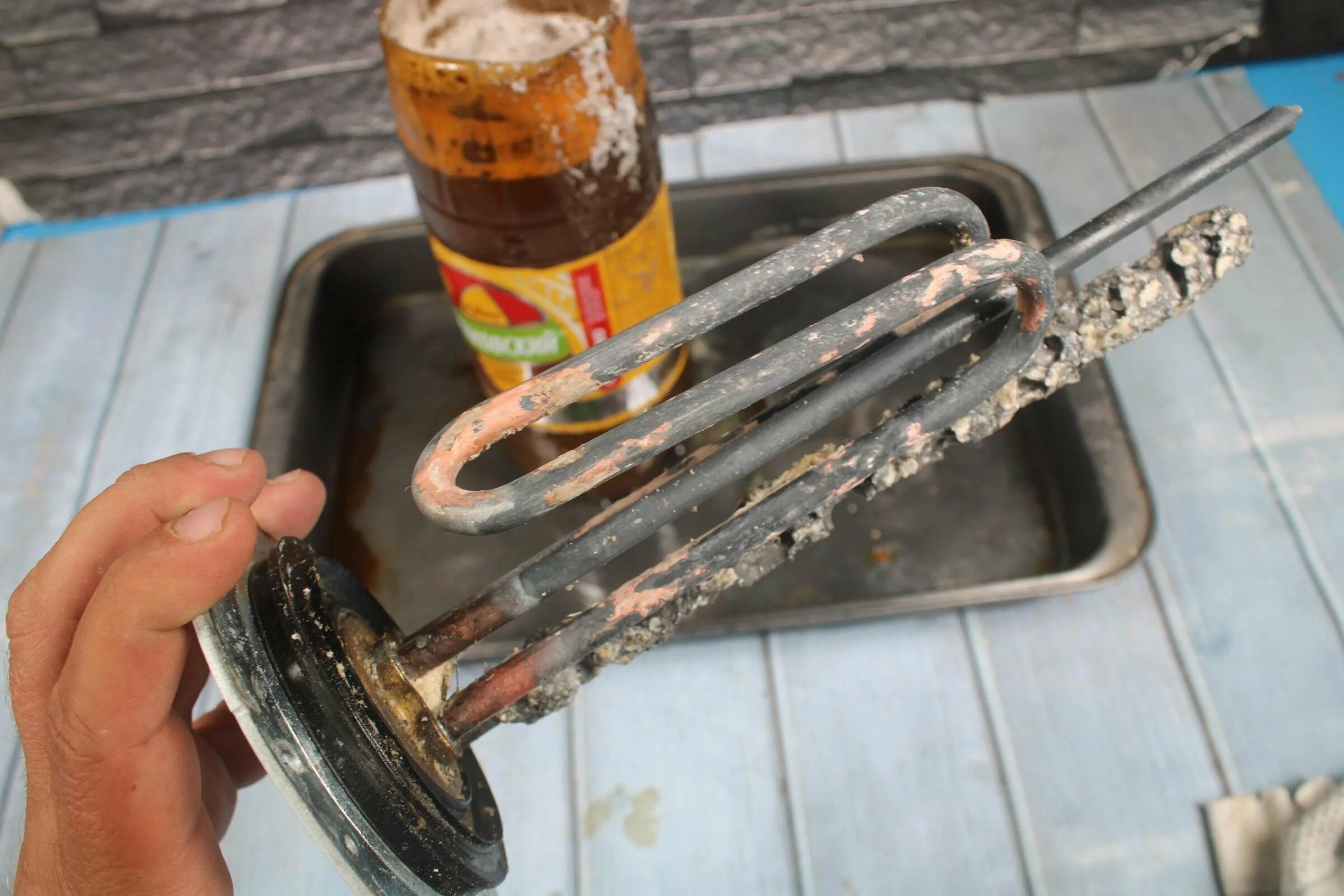 Накипь на тене водонагревателе. Чистка водонагревателя. Как почистить тэн. Очистка тэна от накипи. Накипь на тэнах электрокотла.