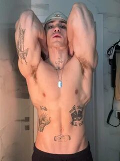 Когда я проводил свой годовой марафон по росту, то также и набирал массу, и...