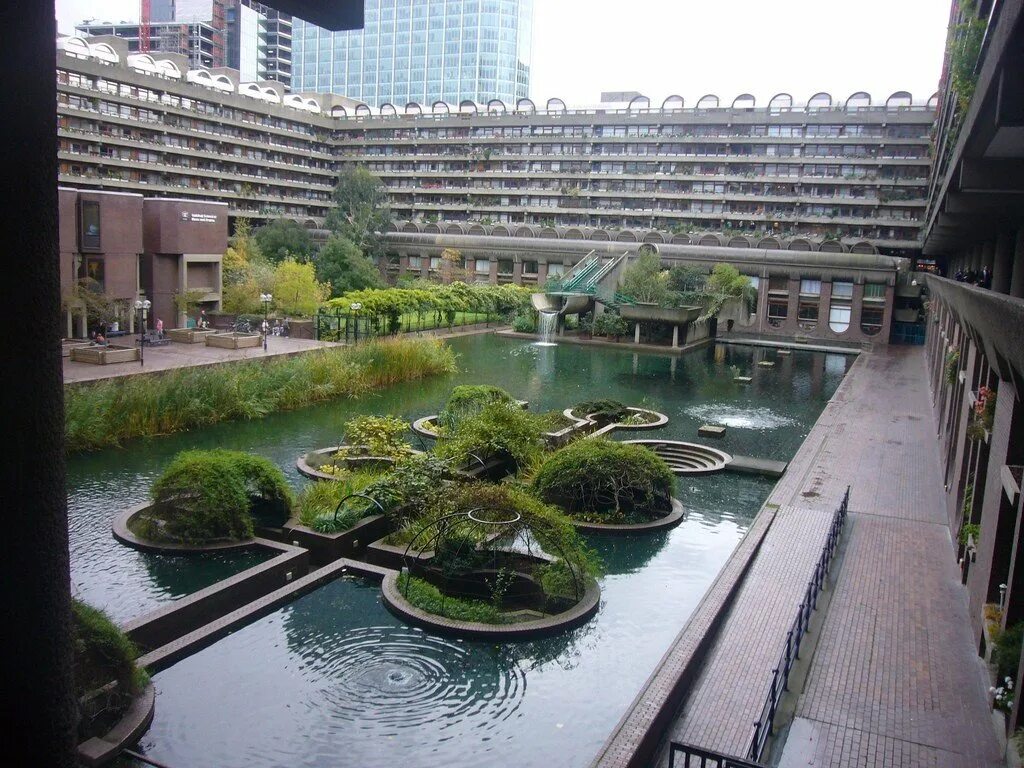 Barbican материал. Барбикан форт. Квартал барбикан плимут. Barbican напиток безалкогольный. Микрорайон барбикан в лондоне.