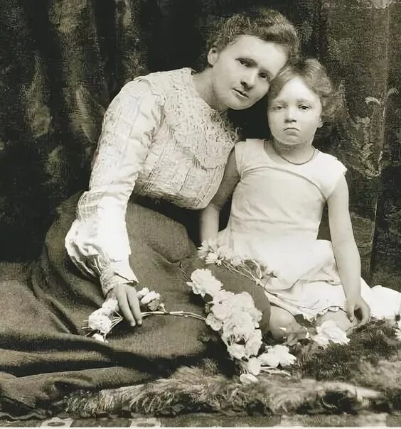 Мария кюри. Дочь кюри. 12 сентября 1897 ирен жолио-кюри. Пьер жолио кюри. Кюри, ева дениза.