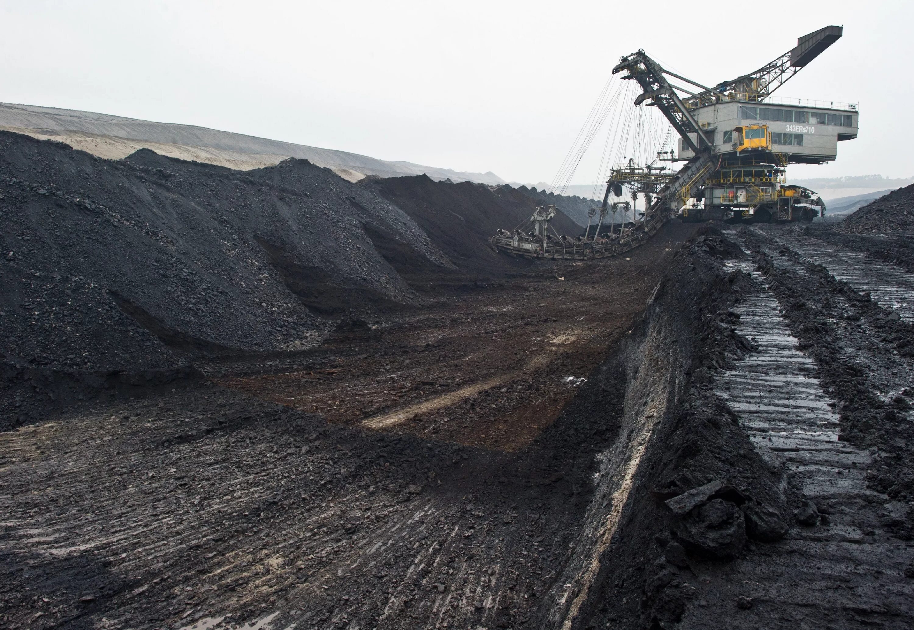 Каменный уголь в энергетике. Каменный уголь Кузбасса. Угольная промышленность Шахты. Добыча каменного угля. Угольная промышленность Кузбасса.
