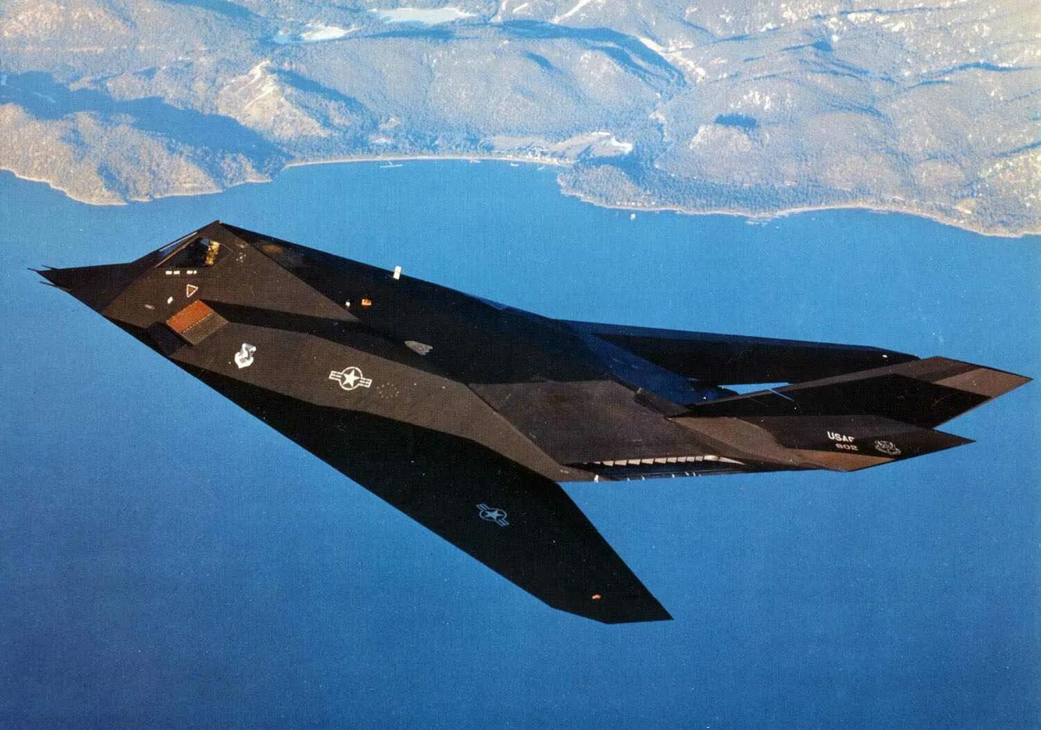 Истребитель стелс. F 117 стелс. F-117 Nighthawk. Истребитель стелс f-117. Lockheed f-117 Nighthawk.