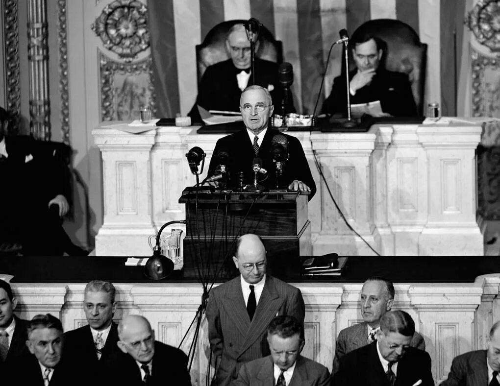 Доктрина трумэна способствовала усилению войны. Трумэн речь конгресс 1947.