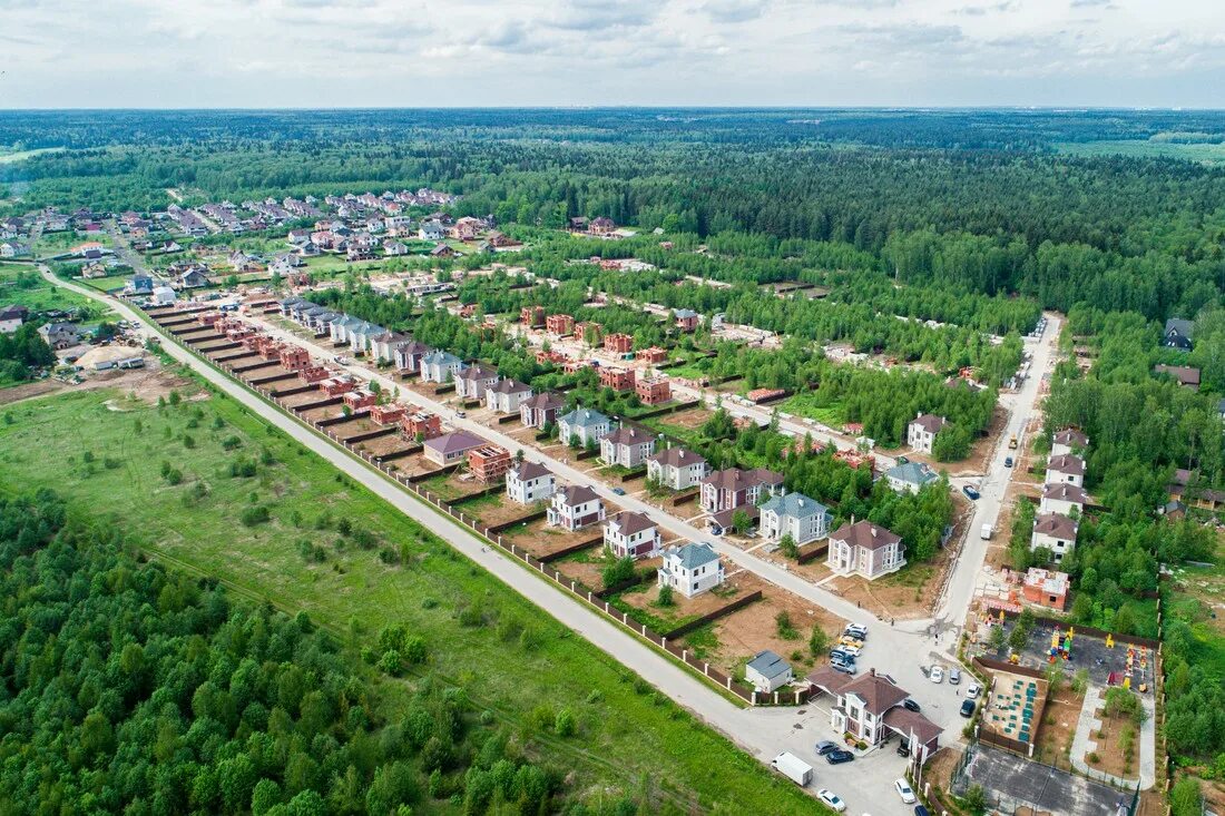 Шарапово московская область одинцовский. Усадьба Шарапово коттеджный поселок. Москва коттеджный поселок Шарапово. Шарапово коттеджный поселок Калужское шоссе. Усадьба Шарапово, коттеджный посёлок усадьба Шарапово.