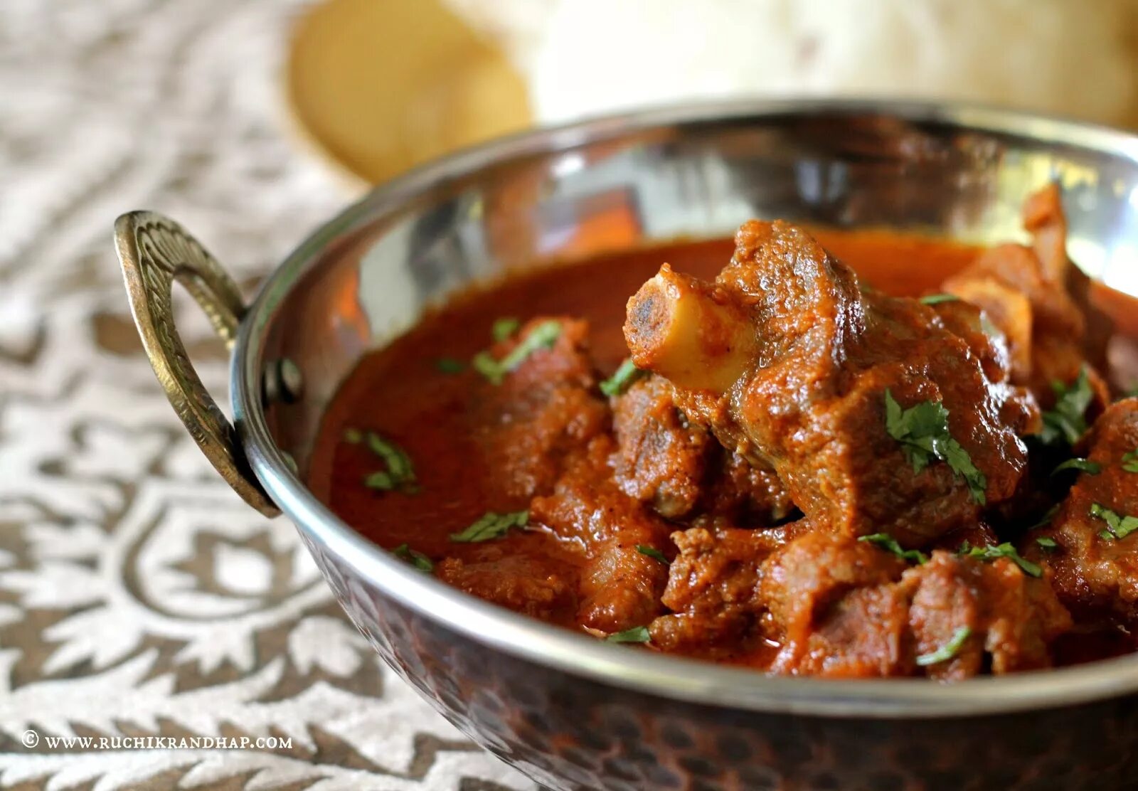 Карри улан удэ. Mutton Rogan Josh. Маттон карри. Карри из баранины. Индийские мясные блюда.