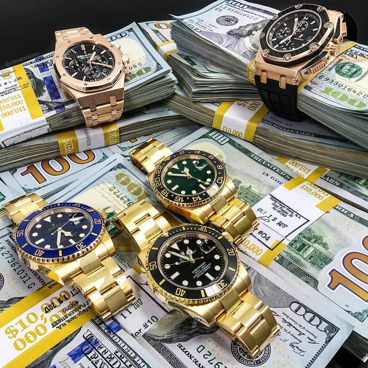 Часы и деньги. Дорогие часы и деньги. Часы ролекс и деньги. Богатство деньги часы.