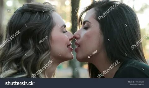 q_70" width="550" alt="Lesbian French Kiss. strp/dakota...