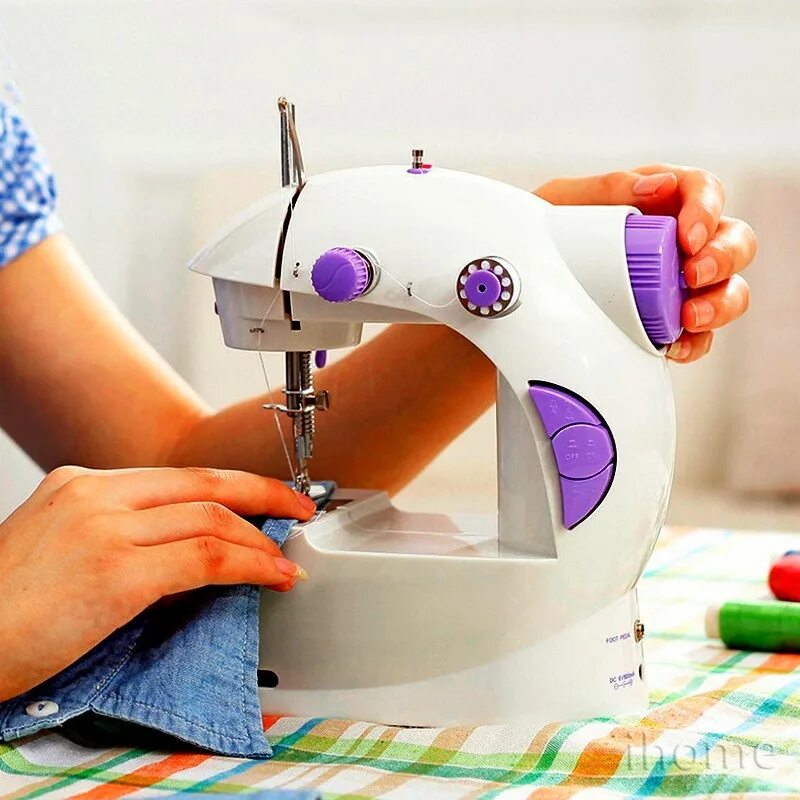 Выбор швейной машинки. Мини швейная машина 4в1 Mini Sewing Machine. Швейная машинка мини FHSM-202. Машинка швейная the Handheld Sewing Machine. Машина швейная Mini Sewing Machine 4 in 1.