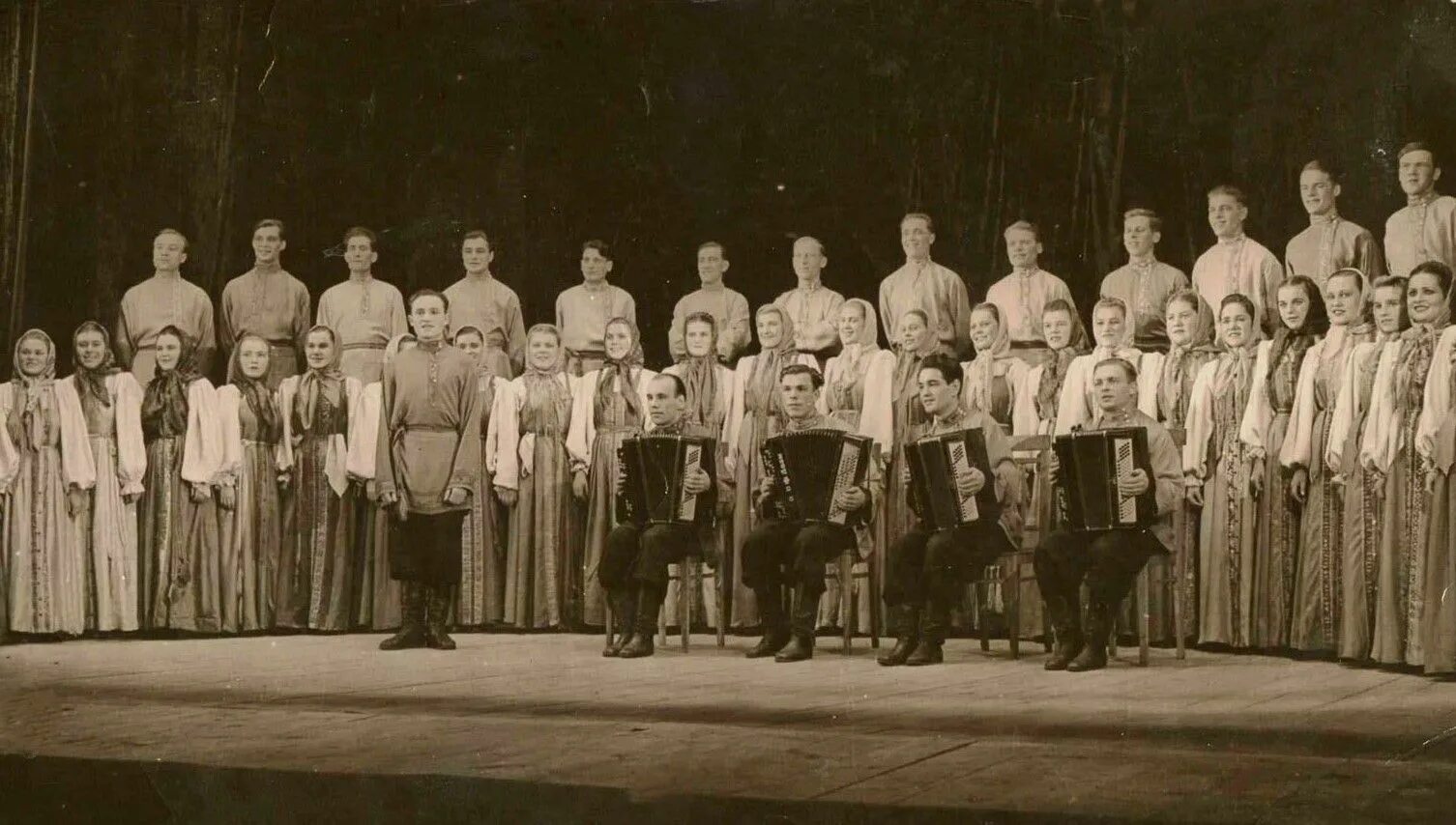 Хор пятницкого 1911. Пятницкий ефимович хор. Пятницкий ефимович хор. Хор 19 века. Государственный академический русский народный хор им м е пятницкого.