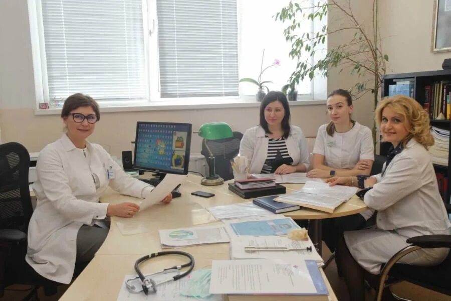 Неврологические терапии. Вертеброневрология книга. Больница неврологическое отделение. Неврология логотип. Неврология одинак.
