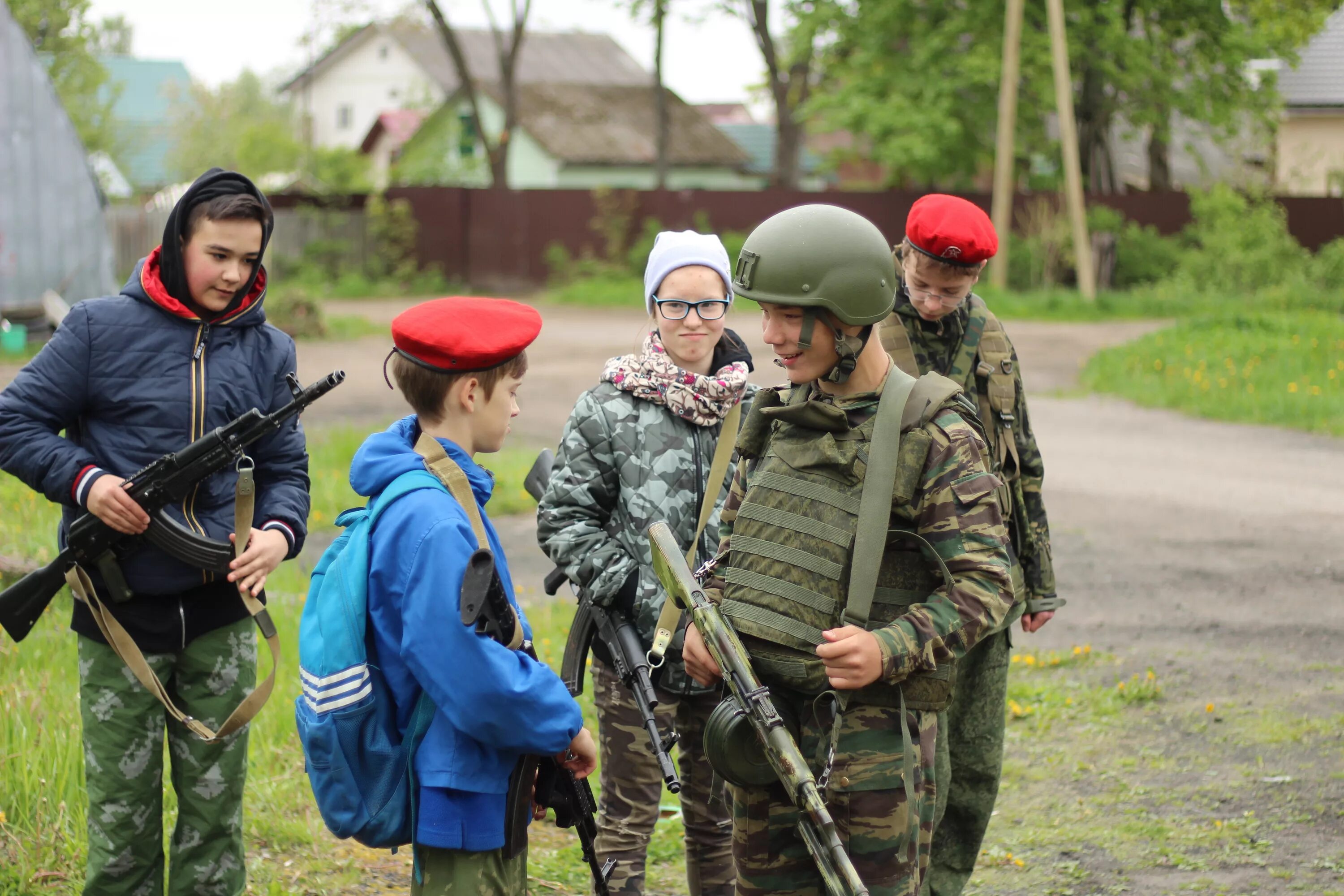 Что такое игра зарница. Военно-тактические игры. Зарница (игра). Военно тактическиемигры. Ратоборец.