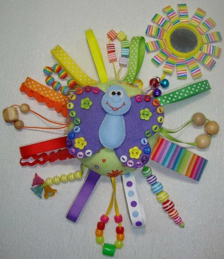 Игрушка своими руками ребенку 6 лет. Игрушка развивашка. игрушки с ленточками для малышей. игрушки для детей своими руками. развивающие игрушки для малышей своими руками.