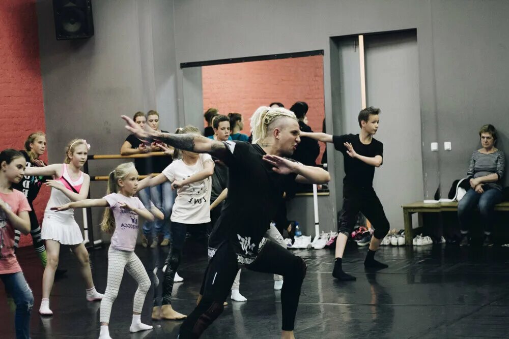 отбор моделей кастинг. модельное агентство для девочек. офис продюсерского центра. набор в школу моделей. кастинг в модельное агентство.