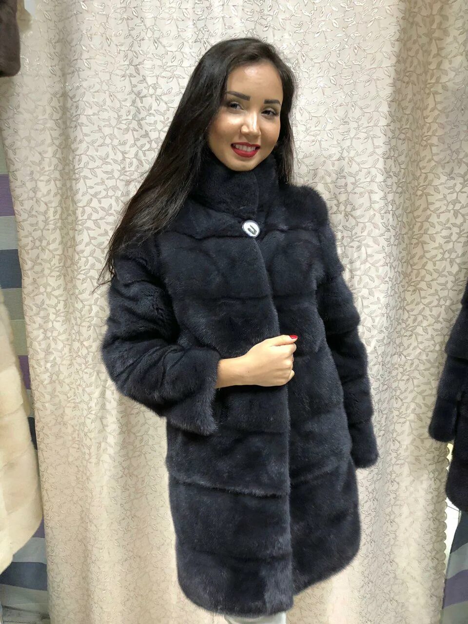 полушубки из норки купить в донецке. норка белая. магазин шуба донецк. верхняя одежда донецк. шубы донецк.