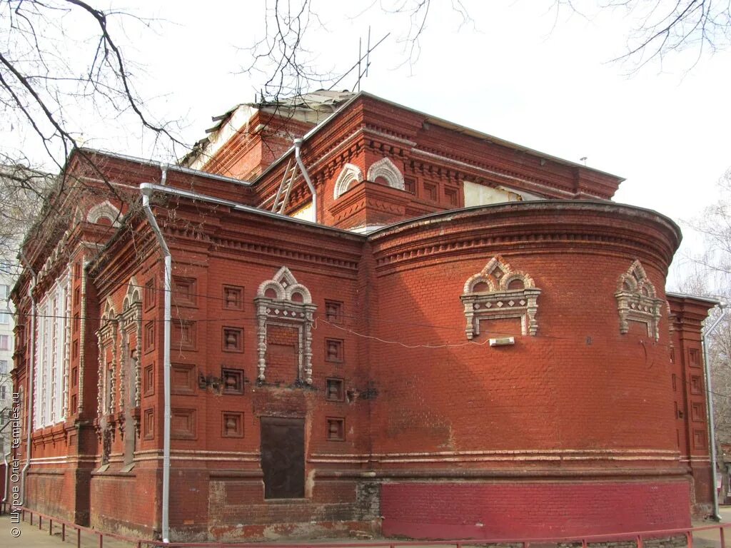 Храм живоначальной троицы при бывшем приюте бахрушиных. Храм живоначальной троицы при бывшем приюте бахрушиных. Троицкая церковь бахрушина. Храм бахрушинский приют. Храм живоначальной троицы алексеевская.