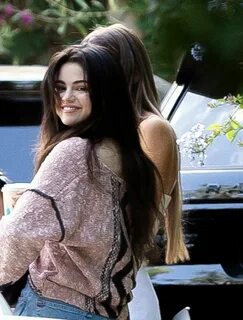 Selena gomez paparazzi photos