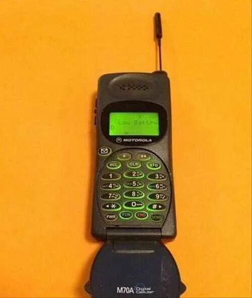 Motorola m70. Motorola 1998. Телефон Моторола м70а. Сотовый телефон Моторола м70.