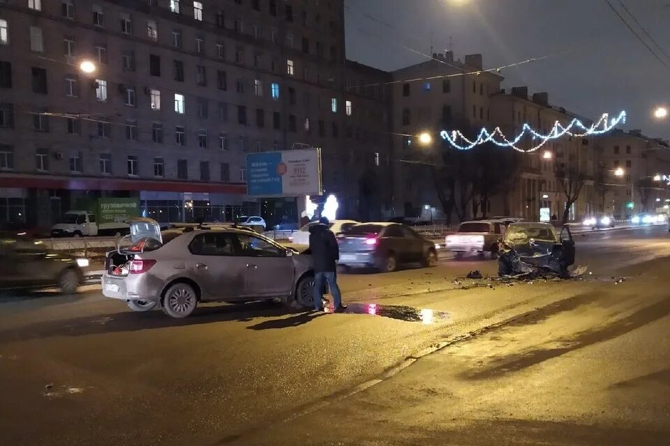 Автоавария на Ленинском проспекте СПБ. ДТП на гражданском проспекте вчера.