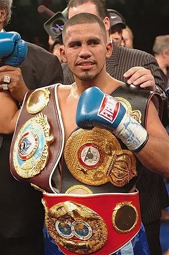 Легенда бокса в мире в 2000 легкий вес хуан. Боксер diaz. Хуан диас. Хуан диаз. Хуан диас.