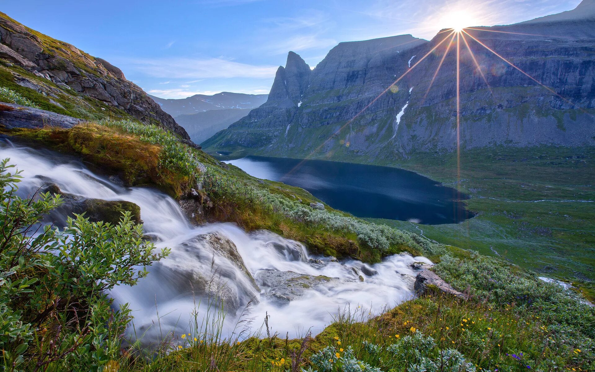 В горах станут воды. Природа. Горы. Природа горы. Красивые пейзажи природы.