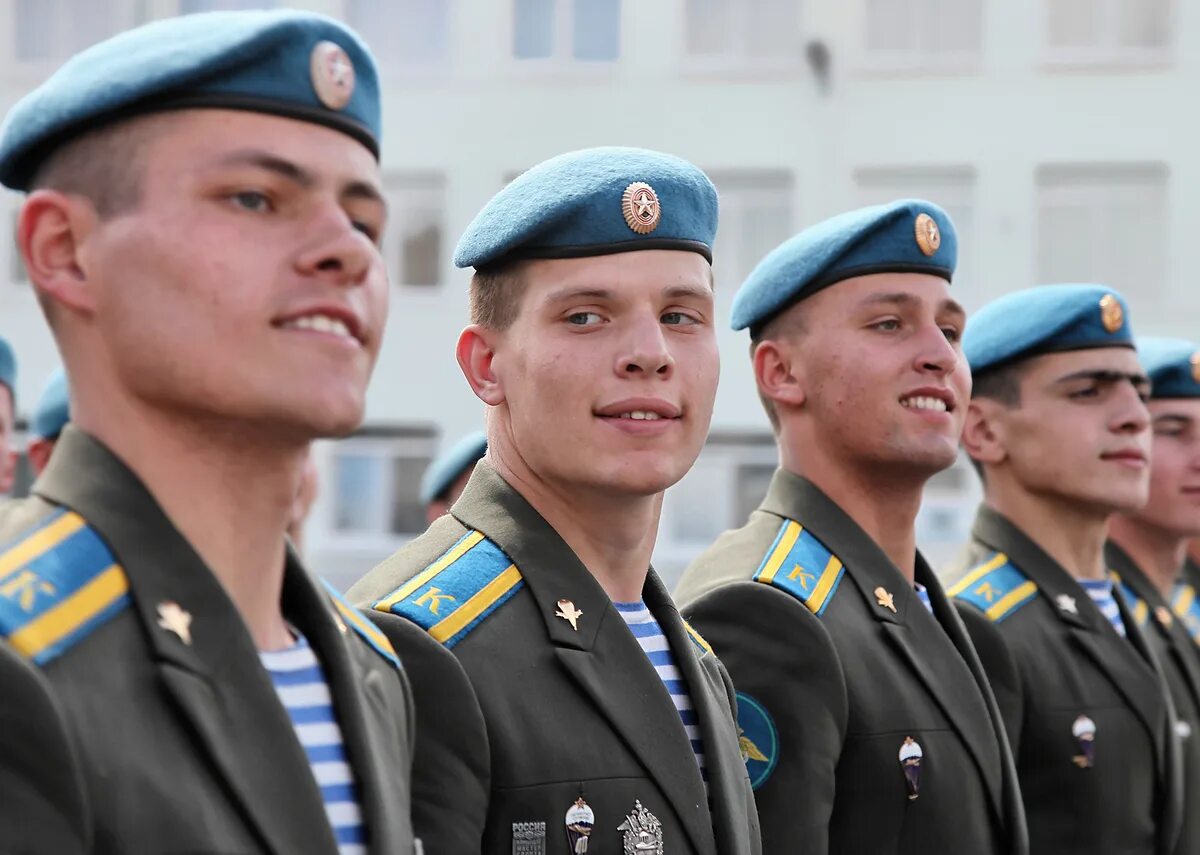 Парадная форма курсантов РВВДКУ. РВВДКУ морская пехота. ВДВ РВВДКУ. 132 Выпуск РВВДКУ.