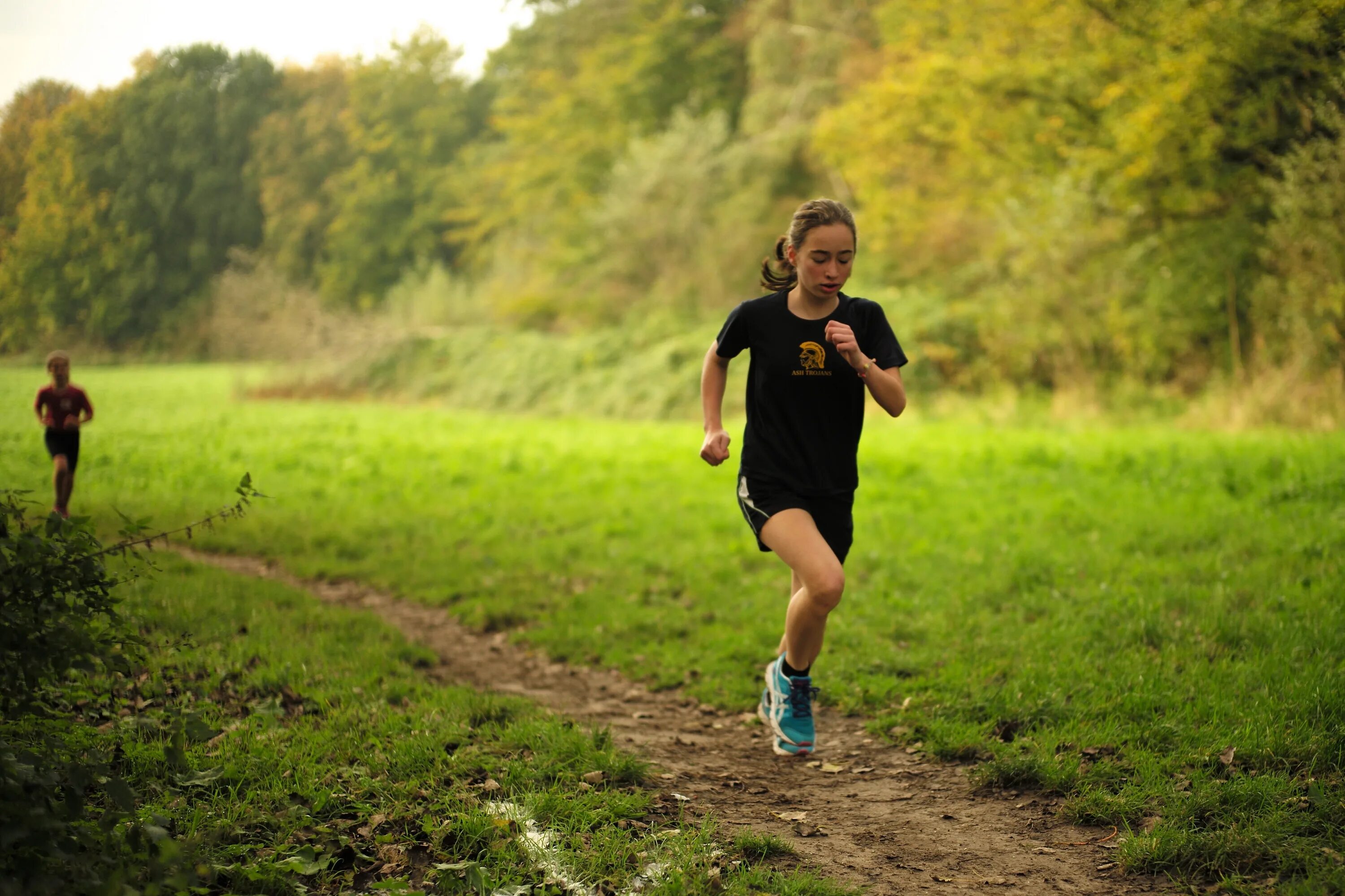 Get up go jogging. Бег. Мальчик бежит. Бегущий человек. Мальчик бегает.