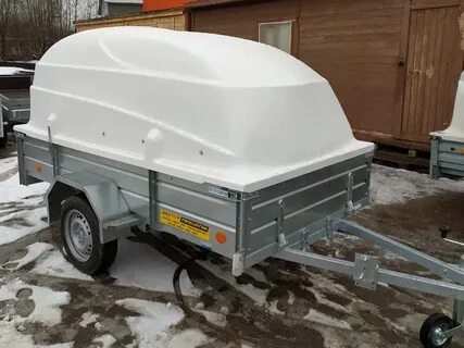 Прицеп с пластиковой крышкой для легкового автомобиля