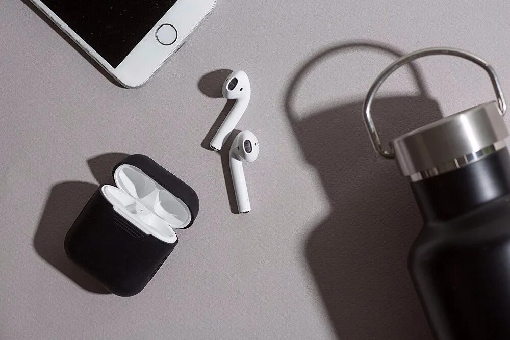 Зарядка футляра airpods. Airpods 2 микрофон. силиконовый чехол бульдог для наушников apple airpods 1  2, черный. чехол airpods silicon xbox. mcm футляр zoo для airpods.