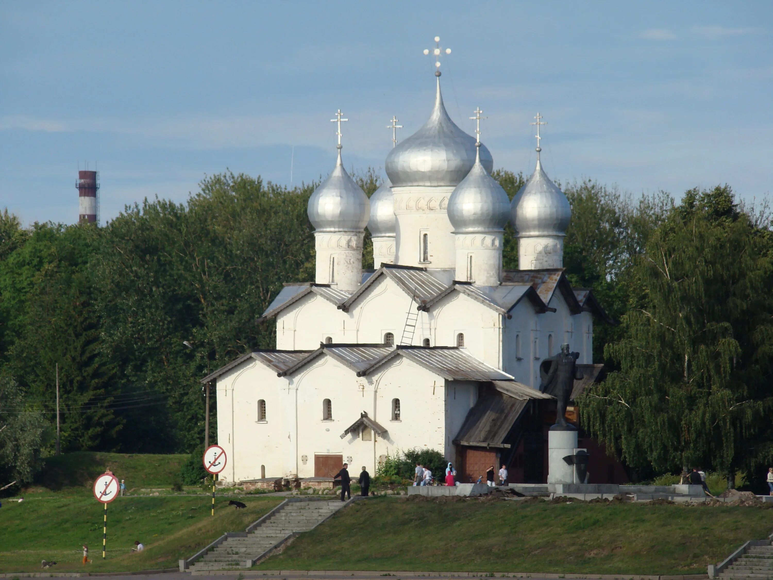 Память великий новгород. Церковь Бориса и Глеба в Плотниках Великий Новгород. Церковь Бориса и Глеба в Плотниках (1536г). Бориса и Глеба в Плотниках Великий Новгород. Пятиглавая Церковь Бориса и Глеба 1536 Новгород.