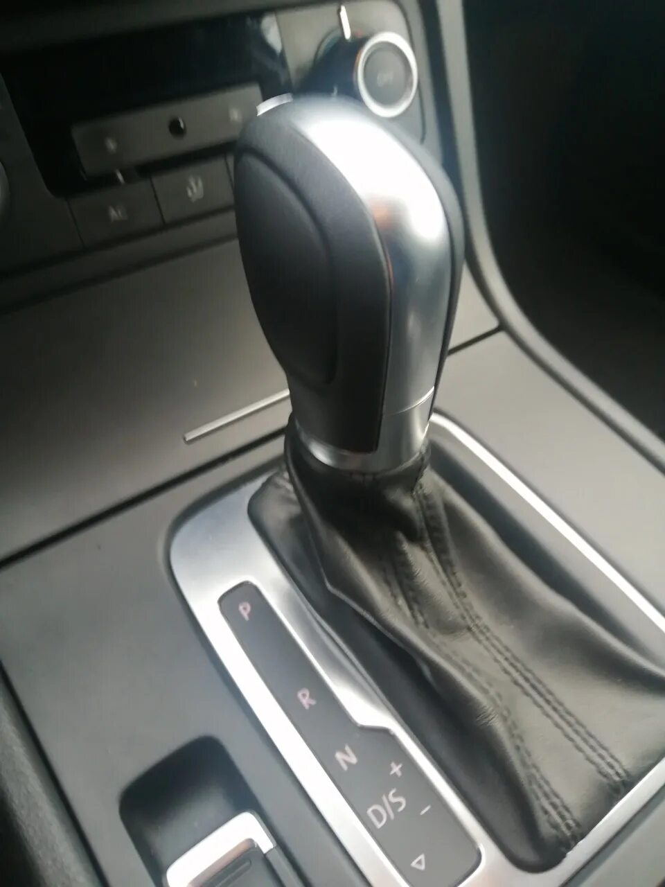 Коробка автомат на фольксваген туарег. Ручка кпп туарег nf. Акпп touareg nf. Коробка передач vw touareg 3. Артикул ручки акпп на фольксваген туарег 2012 года.