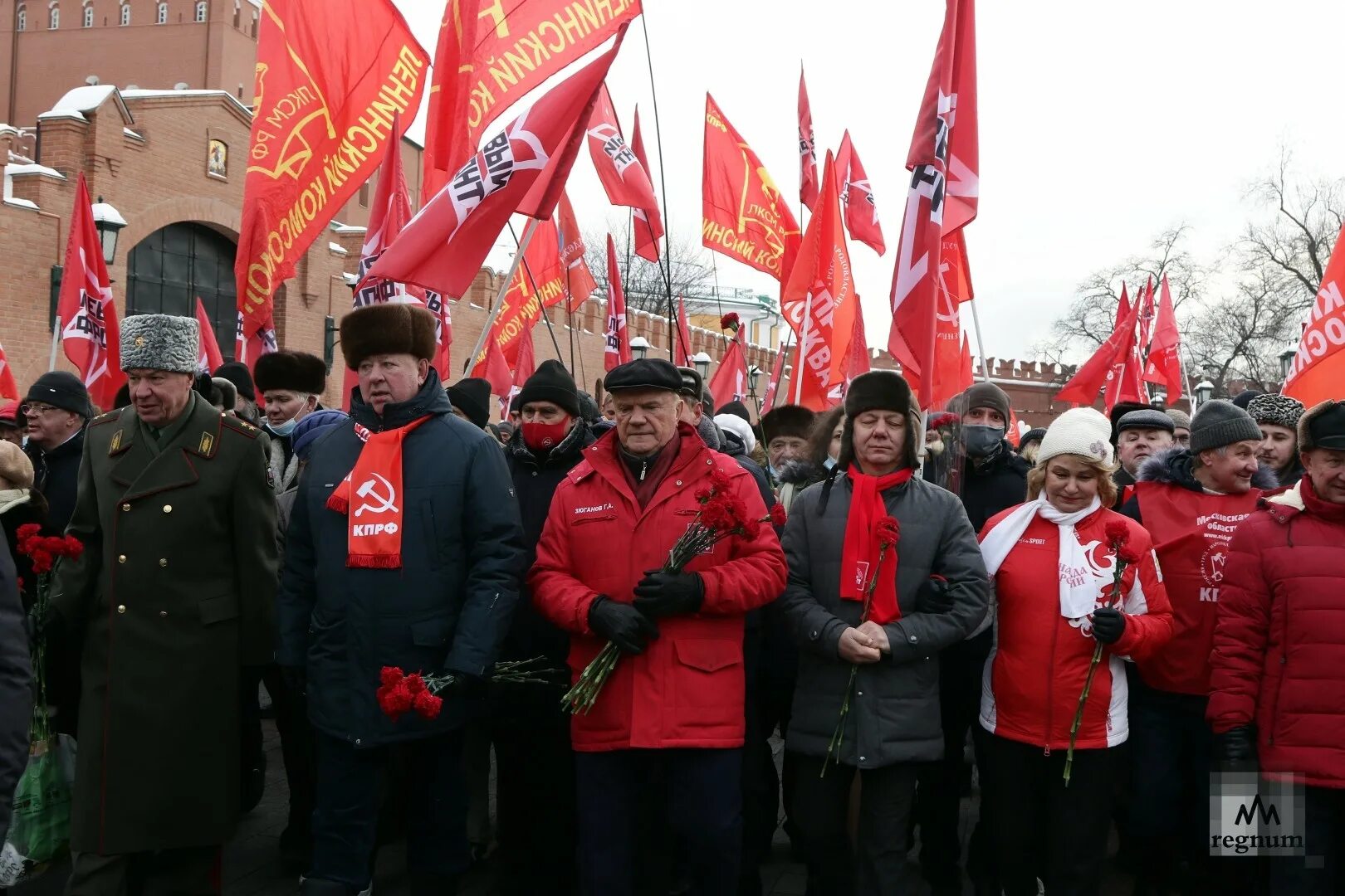 Зюганов КПРФ Москва. Митинг КПРФ В Москве. Демонстрация коммунистов. Демонстрация КПРФ. Митинг в москве 23 февраля