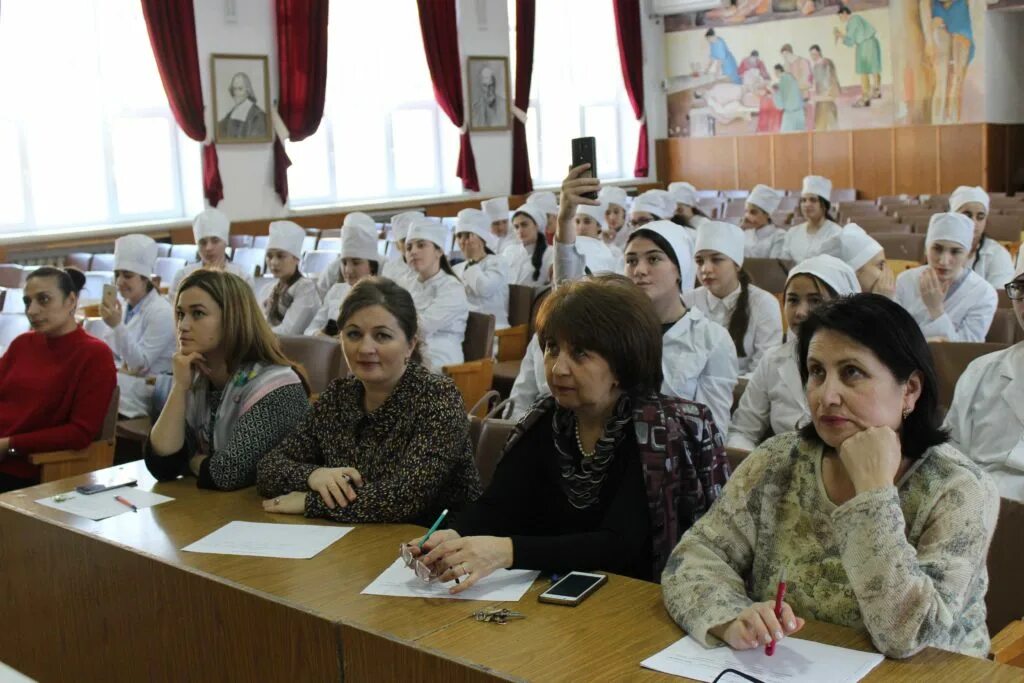 Карачаево-Черкесский медицинский институт преподаватели. КЧМК В Черкесске.