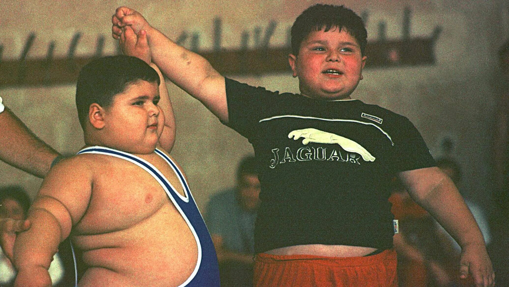 Мир сильных мальчиков. Джамбик Хатохов. Самый толстый мальчик в мире Джамбулат Хатохов. Джамбулат Михайлович Джамбик Хатохов.