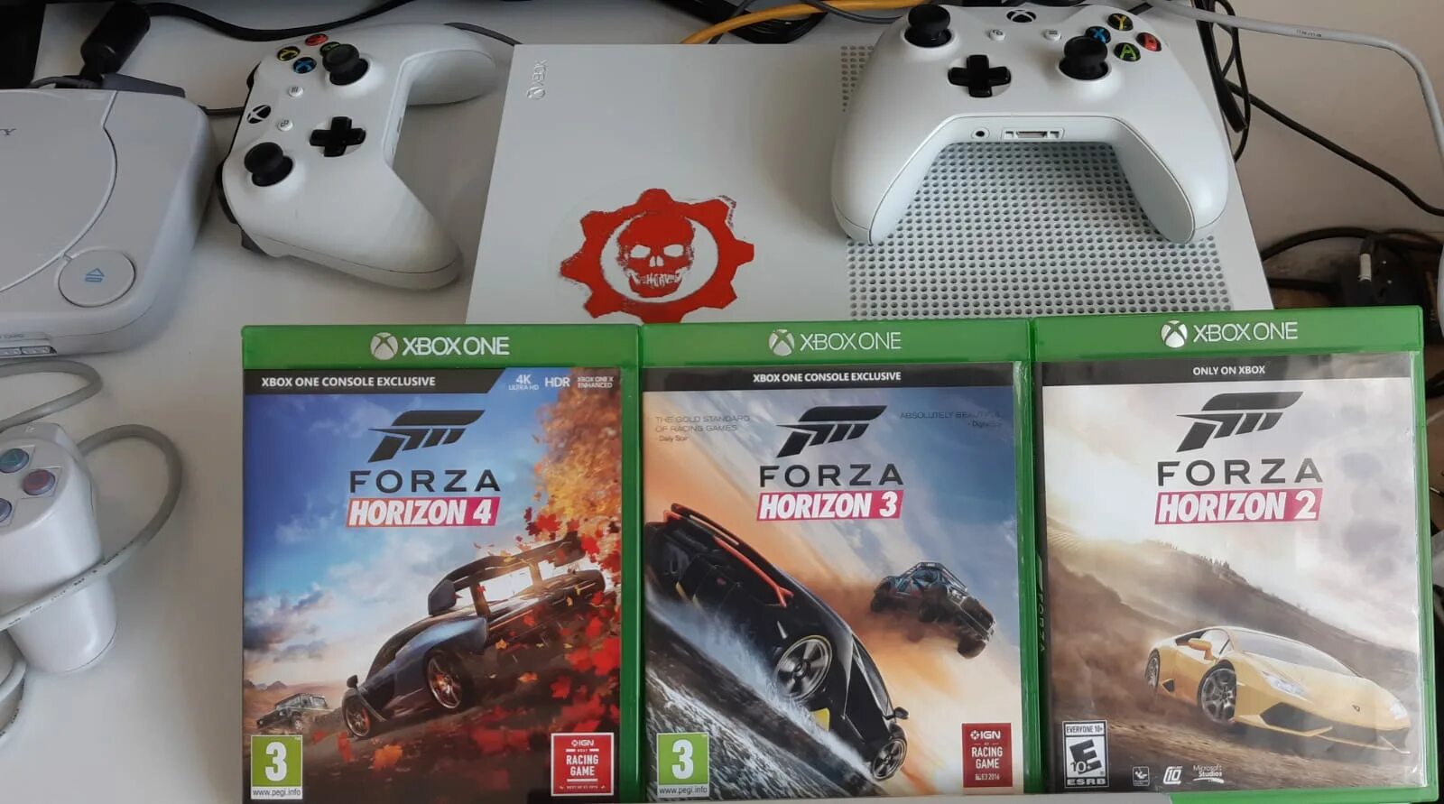 Series s отличие series x. Xbox 360 Series s. Xbox one s и Xbox Series s. Xbox 360 и Xbox one. Размеры Xbox one s и Xbox Series s.