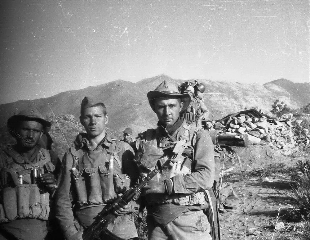 служба в афгане. афганистан 79-89. кабул 1982-1984. афган солдаты 1986. оксва афганистан.