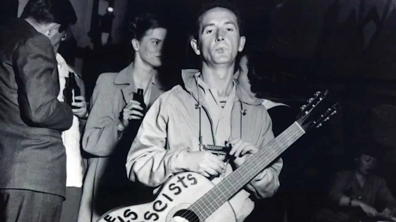 Public secrets. Вуди Гатри. Вуди Гатри фото. Woody Guthrie Colorized. Боб Гатри художник.