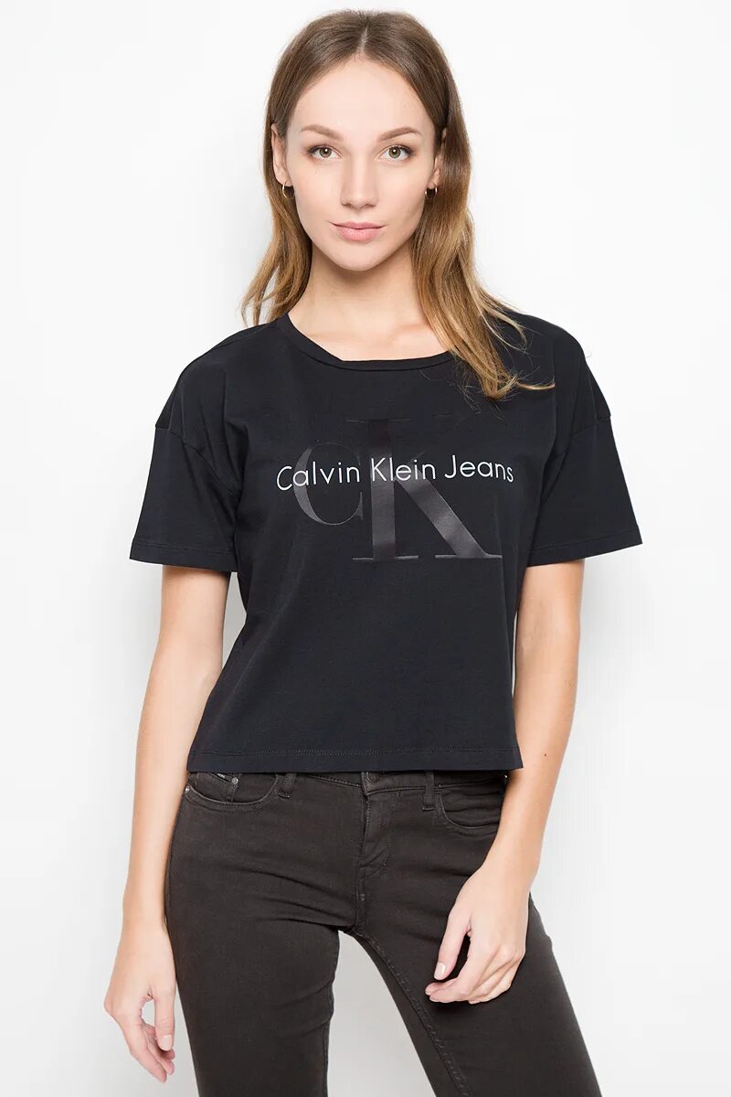 Кельвин кляйн женская одежда. Футболка CK женская Calvin Klein Jeans. Calvin Klein Jeans футболка женская черная. Футболка Calvin Klein женская черная. Футболка Кельвин Кляйн женская черная.