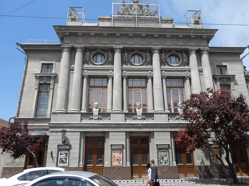 театр в симферополе горького крымский. крымский академический русский театр симферополь. крымский академический русский драматический театр. драматический театр им. горького симферополь.